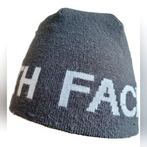 The North Face Boys Beanie Reversible Twice Look Embroidered Logo 4-10 yrs.